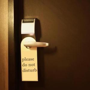 Do Not Disturb door sign - RANGGO Magazine