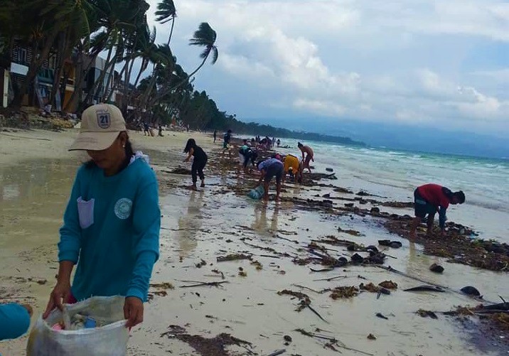 DSWD Cash for Work Program Workers on Boracay's White Beach - Photo courtesy of Michelie Mitch Sampane