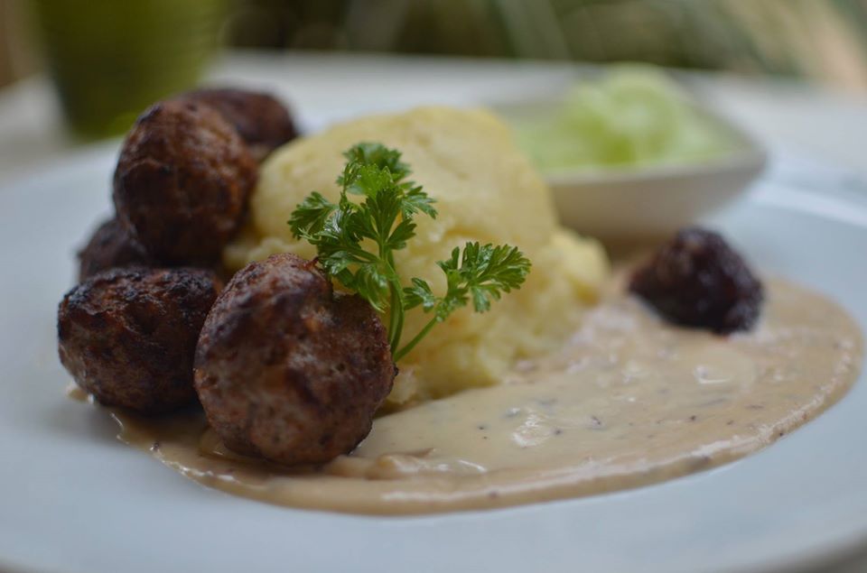 swedish meatballs and mashed potato Lemoni cafe Boracay